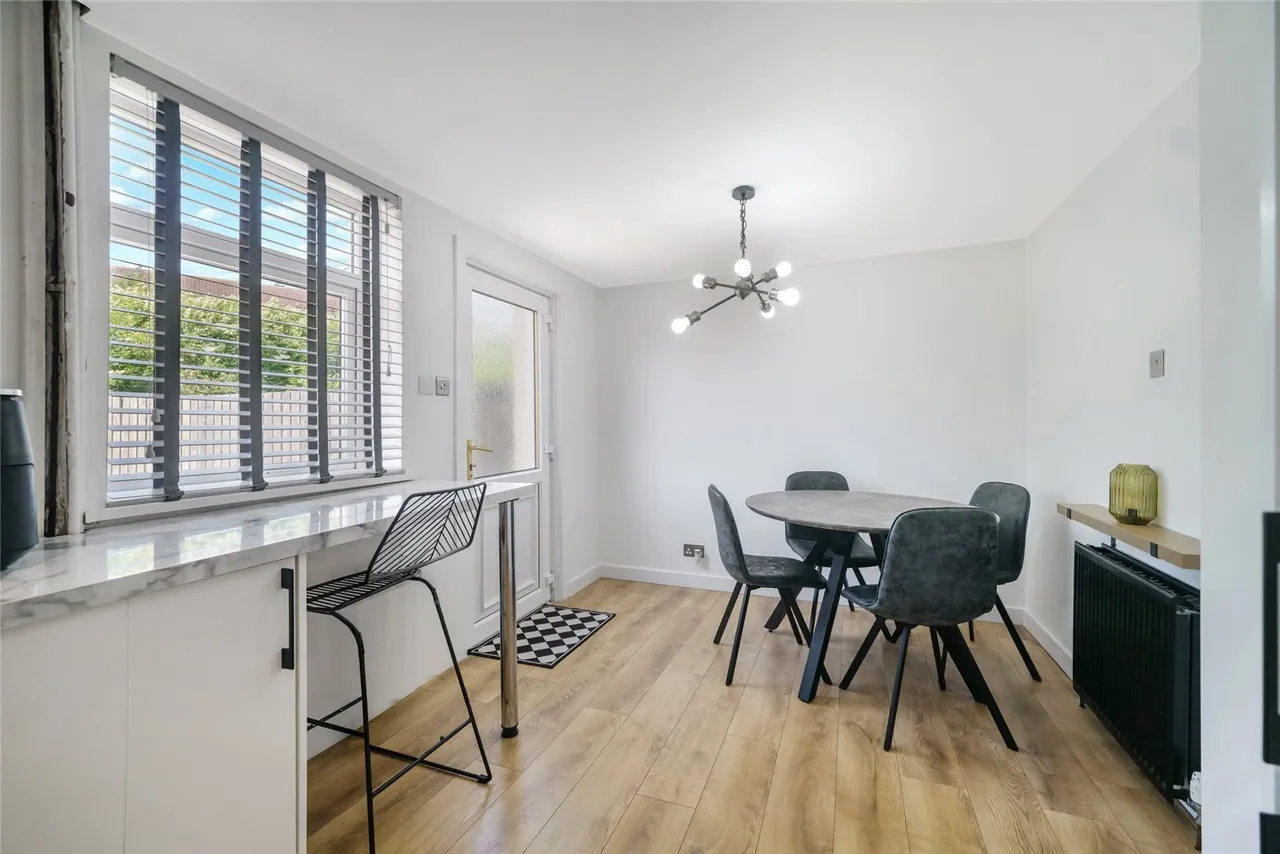 Castlebrae, Dumbarton, G82, photo 7