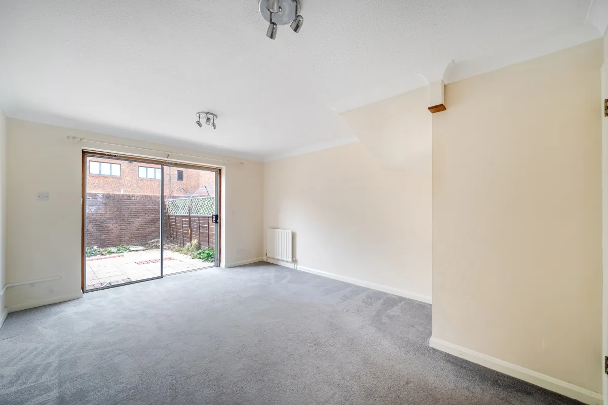 Hawthorne Place, Epsom KT17, photo 3