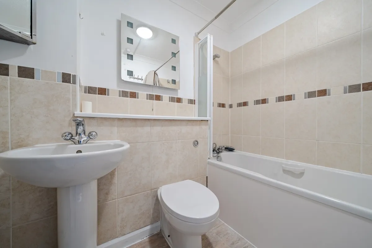 Hawthorne Place, Epsom KT17, photo 9