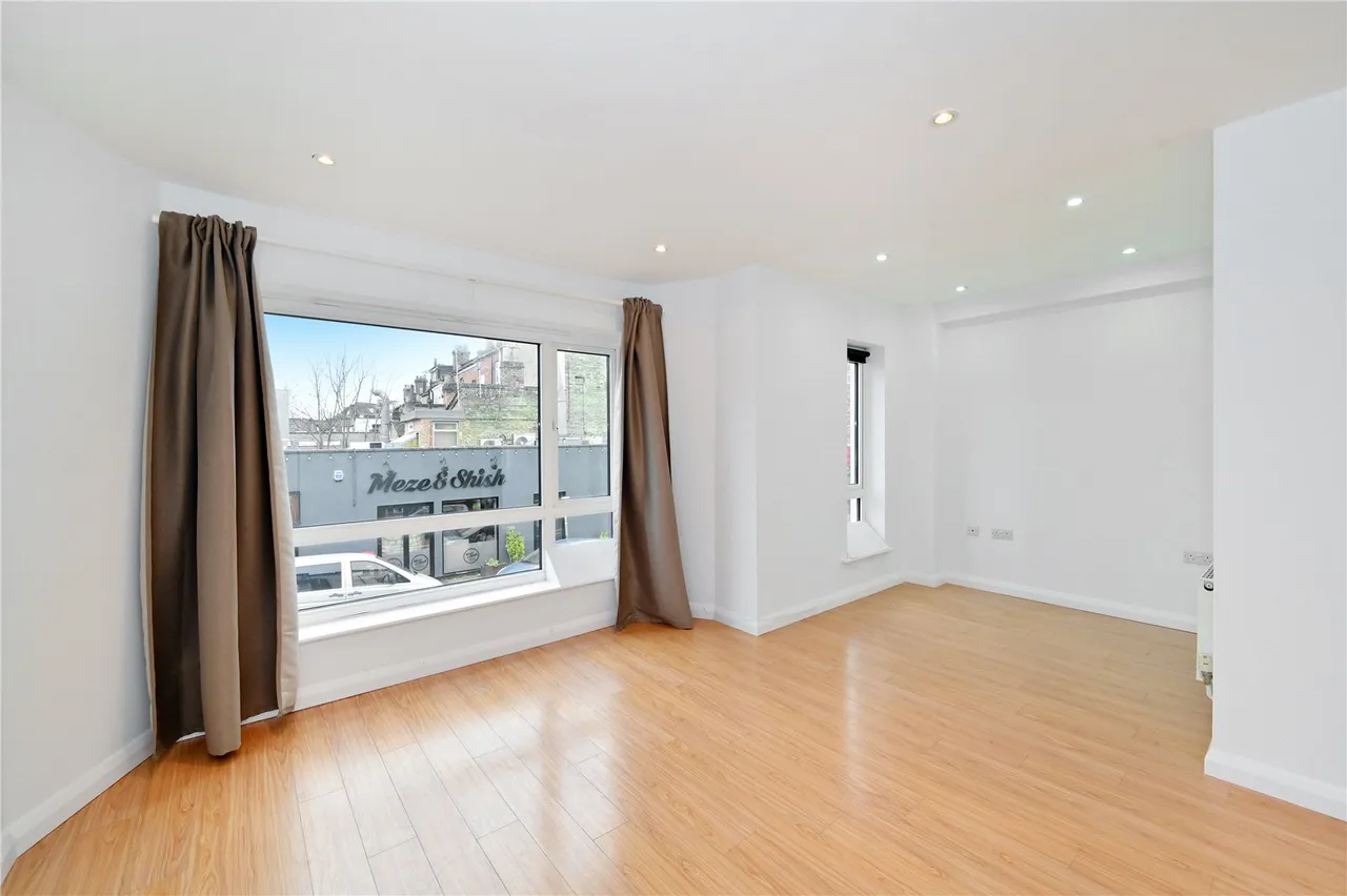 Lincoln Road, East Finchley, N2, photo 3