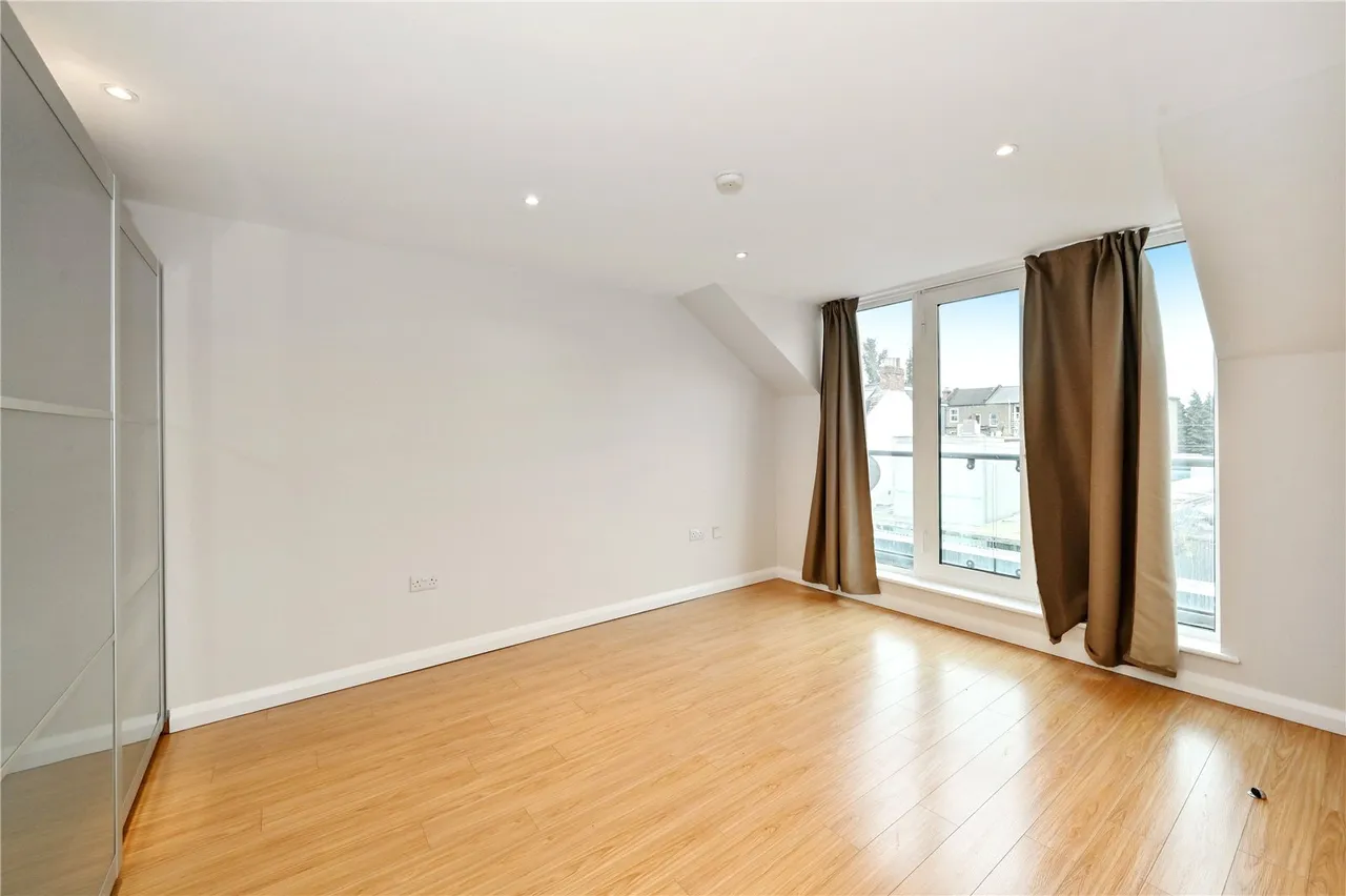 Lincoln Road, East Finchley, N2, photo 6