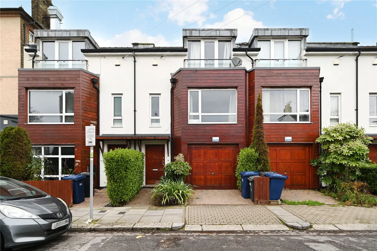 3 bed house for sale, Lincoln Road, East Finchley, N2