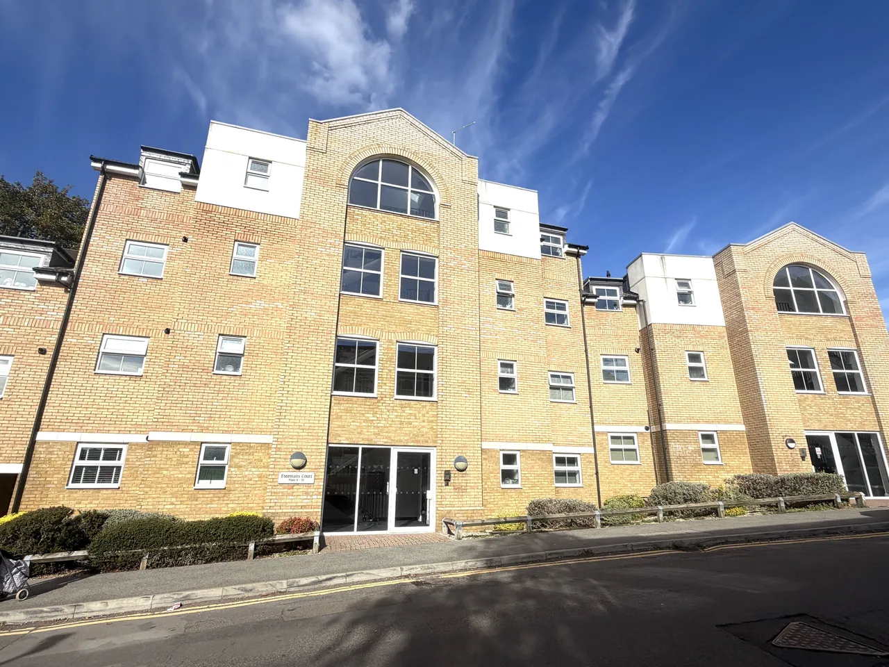 2 bed flat to rent, Freemans court, Rushden, NN10