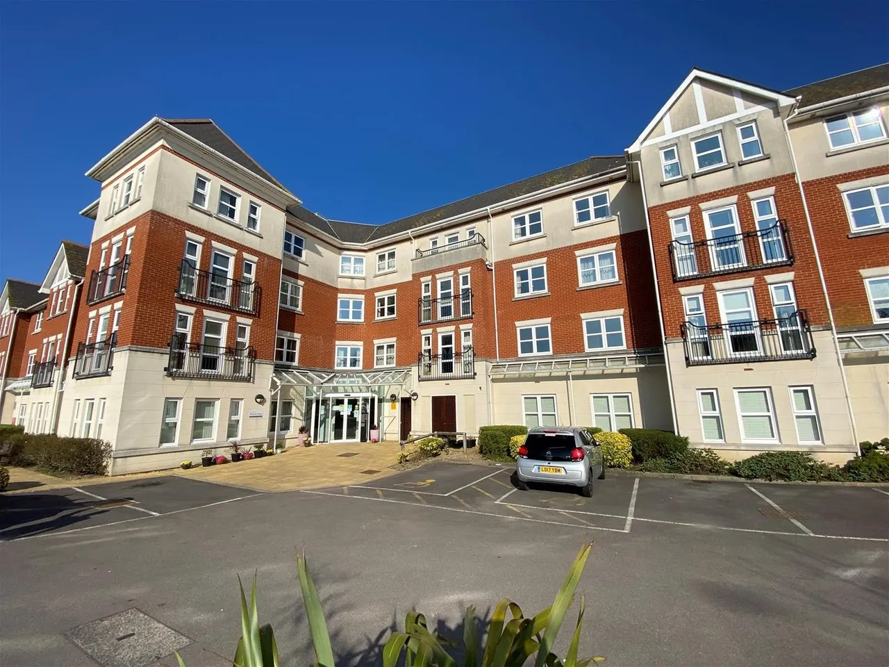 St. Botolphs Road, Worthing, photo 2