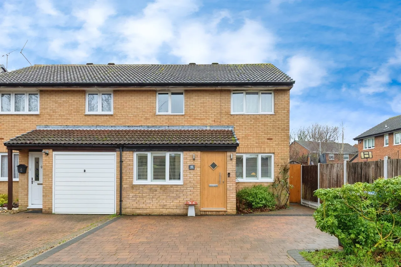 3 bed house for sale — Poppyfields, Welwyn Garden City