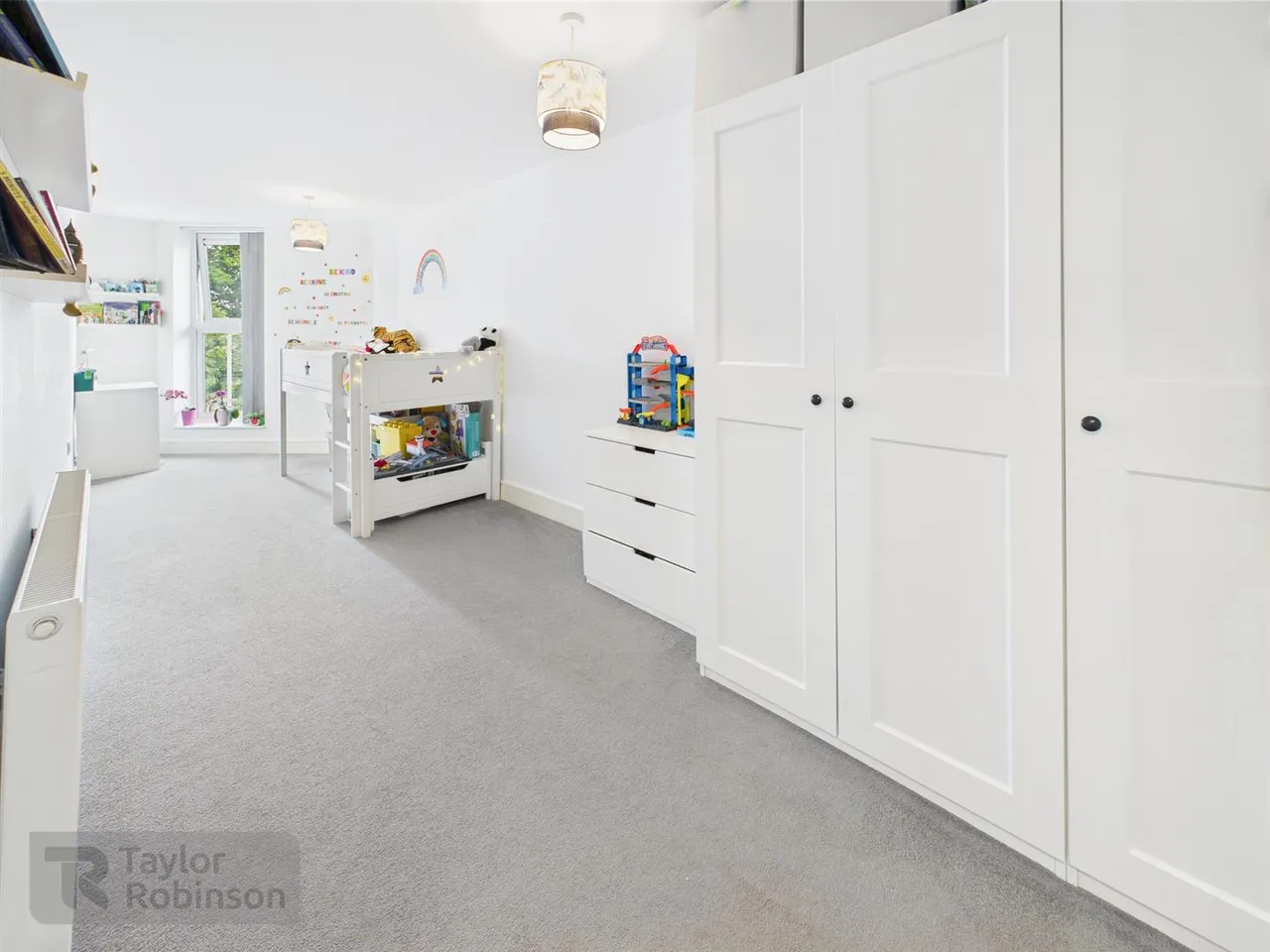 Hazelwick Avenue, Three Bridges, RH10, photo 6