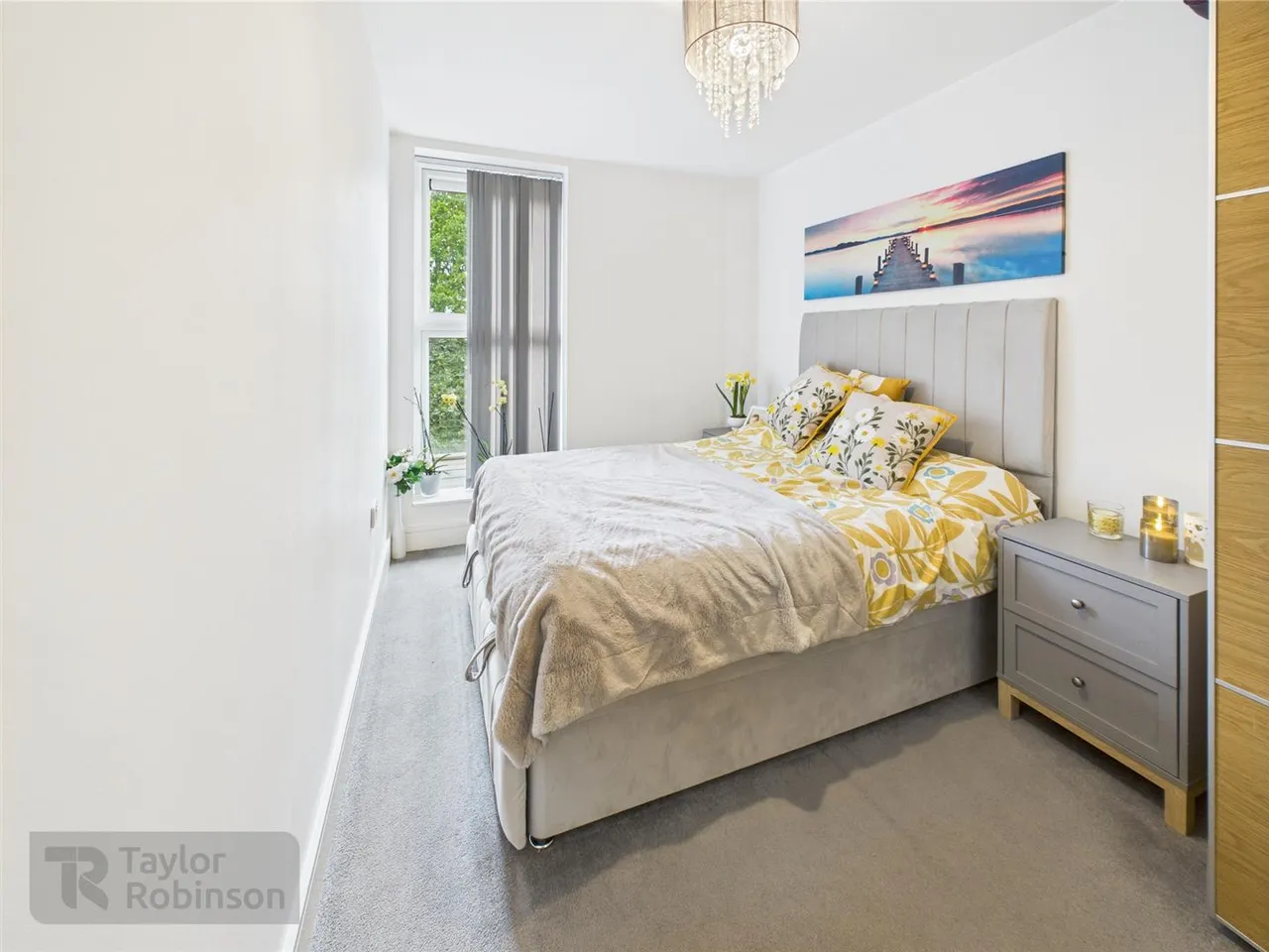 Hazelwick Avenue, Three Bridges, RH10, photo 8