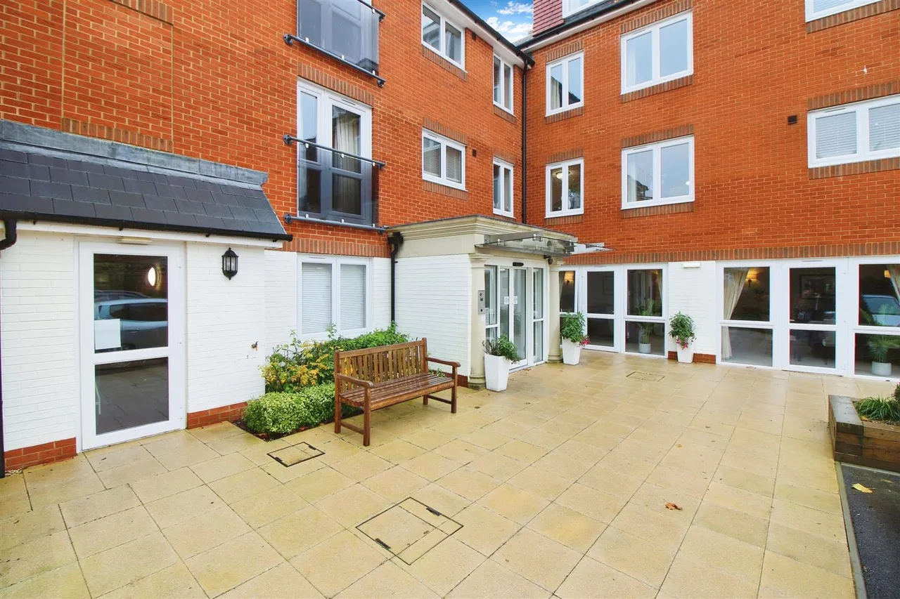 North Close, Lymington, SO41, photo 12