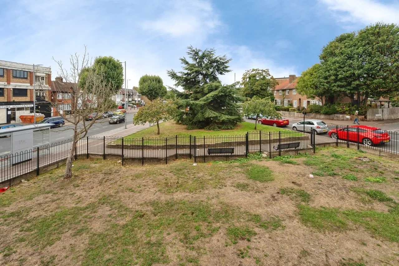 Lea Bridge Road, Walthamstow, E17, photo 12