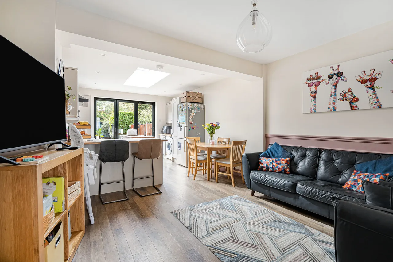Warwick Avenue, Egham, TW20, photo 6