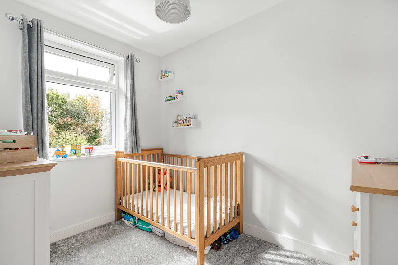 Warwick Avenue, Egham, TW20, photo 13
