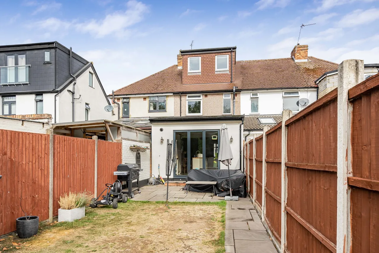 Warwick Avenue, Egham, TW20, photo 15