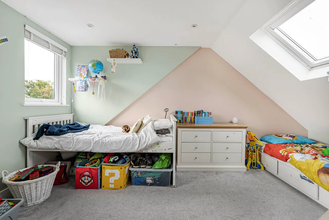 Warwick Avenue, Egham, TW20, photo 12