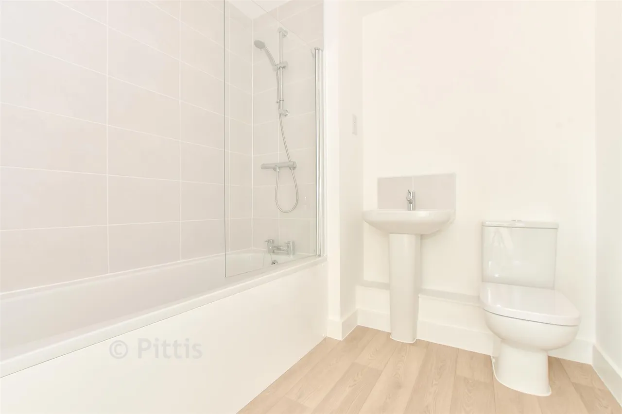 Acorn Avenue, Newport, PO30, photo 6
