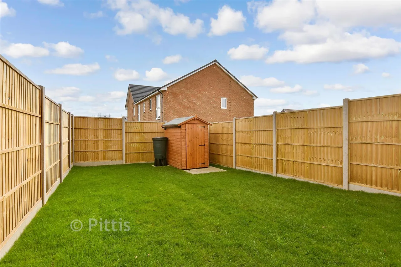 Acorn Avenue, Newport, PO30, photo 9