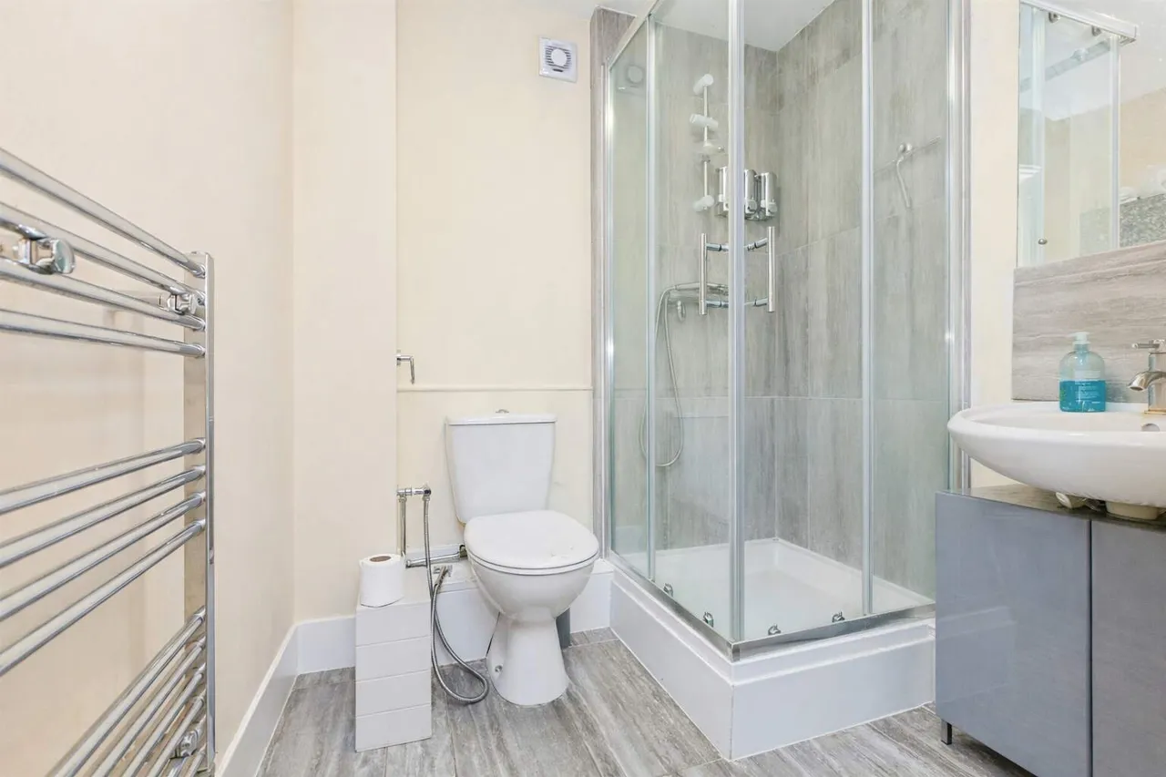 Sandhills Avenue, Hamilton, Leicester, photo 6
