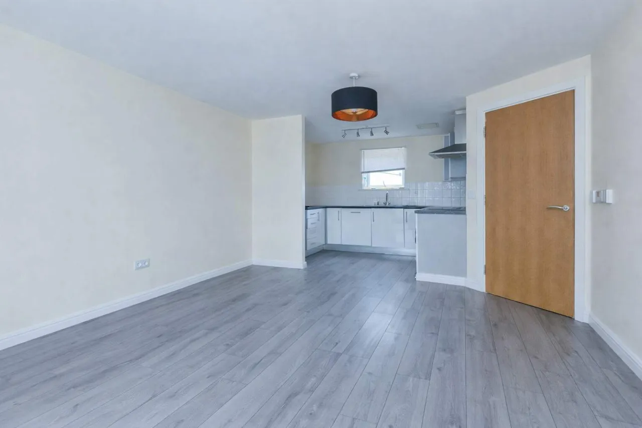 Sandhills Avenue, Hamilton, Leicester, photo 2