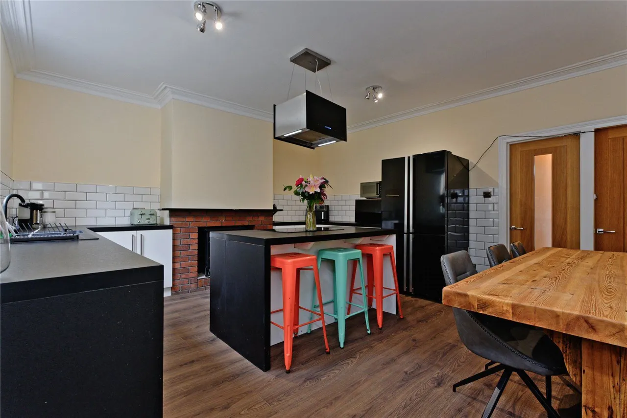 Moor End Road, Huddersfield, HD4, photo 4