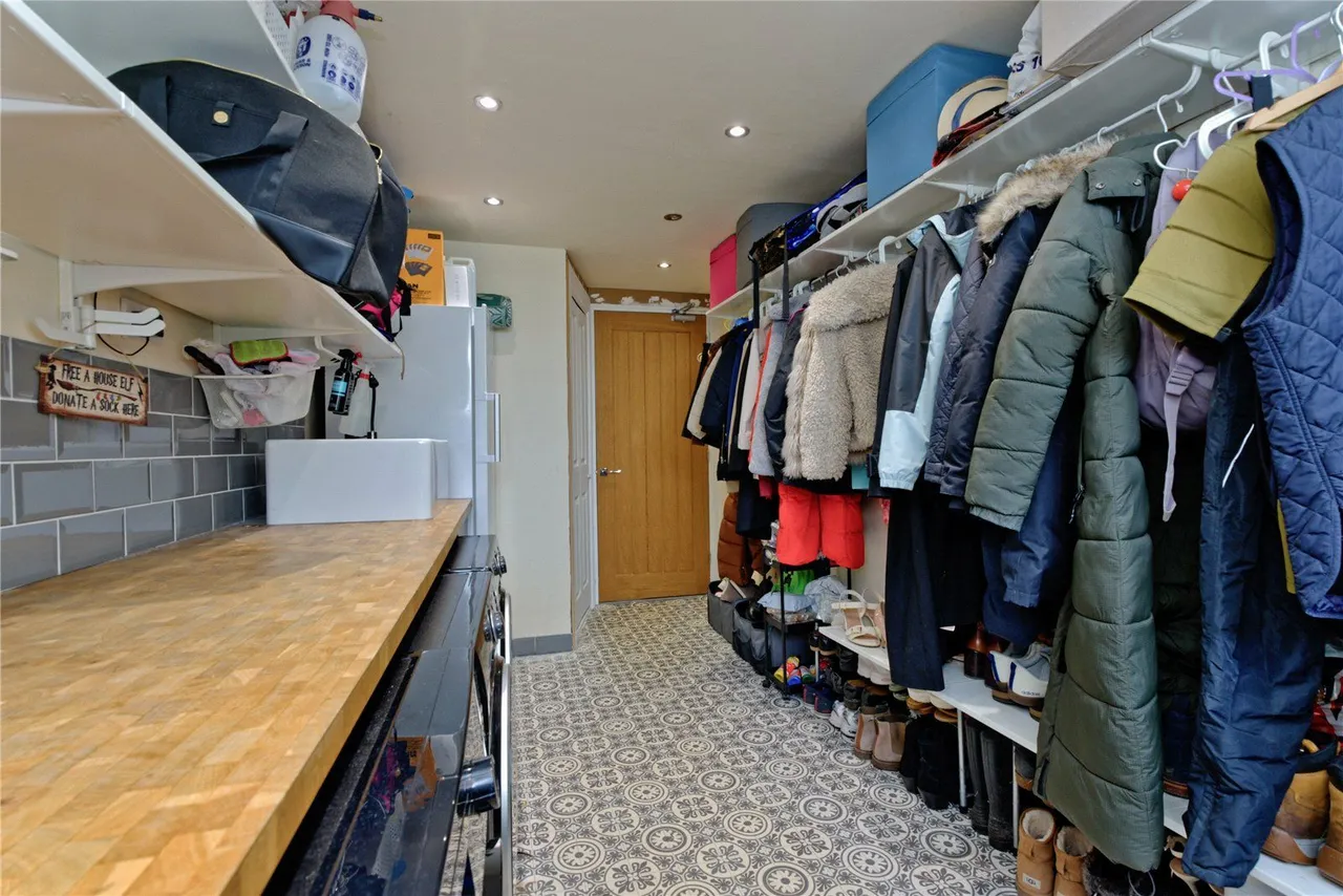 Moor End Road, Huddersfield, HD4, photo 13
