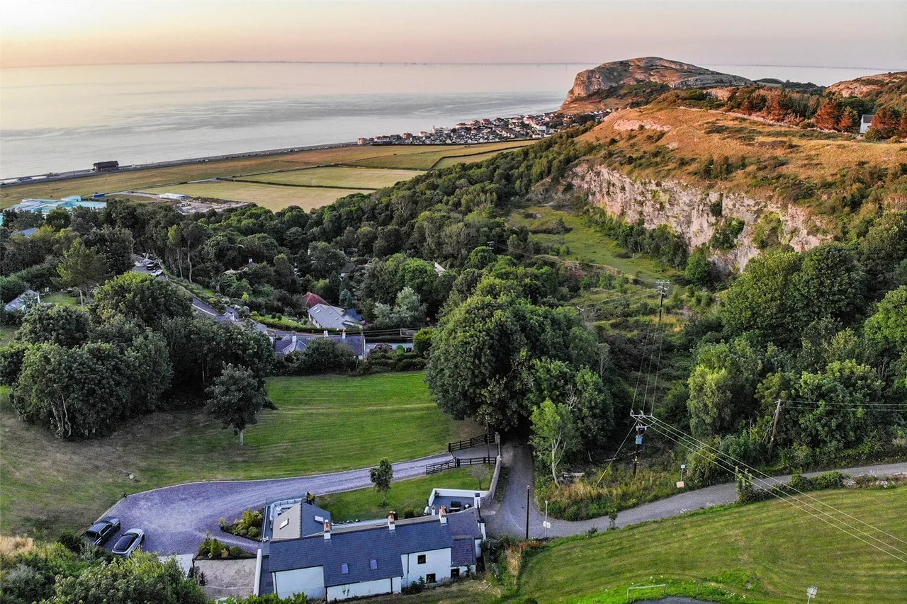 Nant Y Gamar Road, Llandudno, photo 44