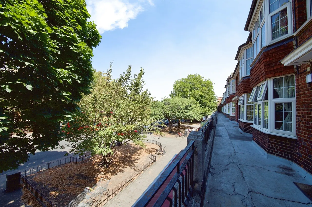 Longbridge Road, Barking, photo 6