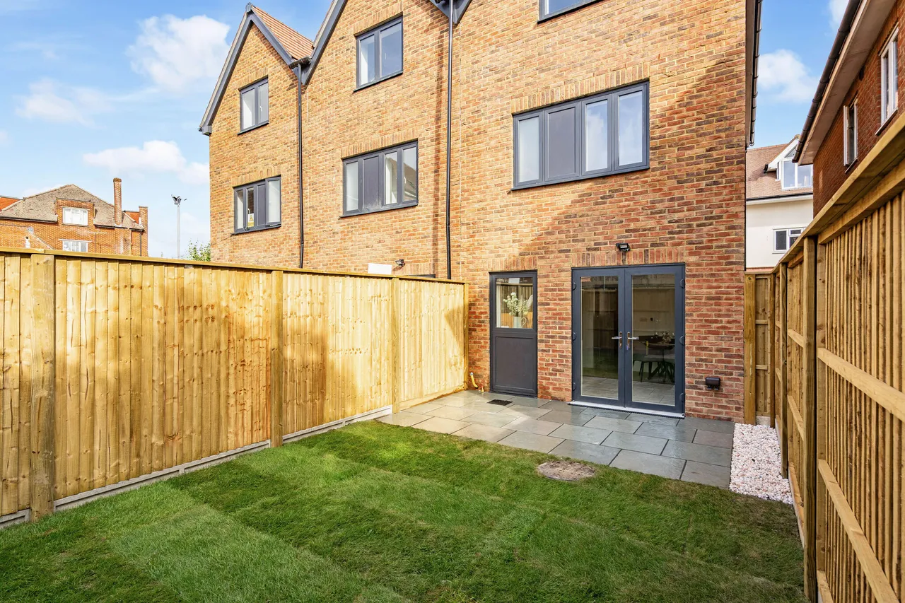 Farncombe Street, Godalm, GU7, photo 13