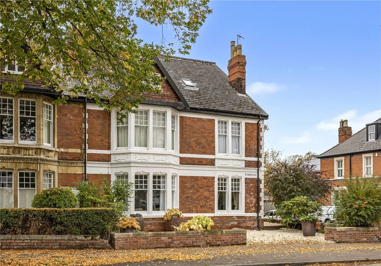 2 bed flat for sale, Queens Road, Cheltenham, GL50