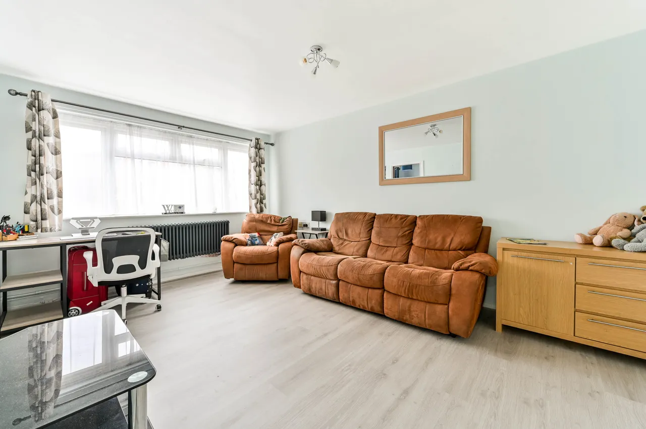 West Molesey, KT8, photo 2