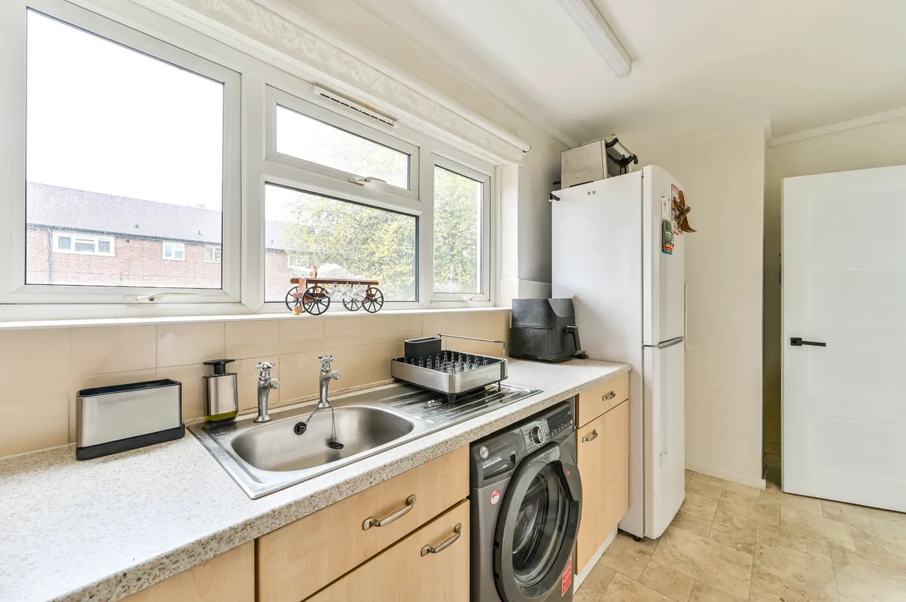 West Molesey, KT8, photo 6
