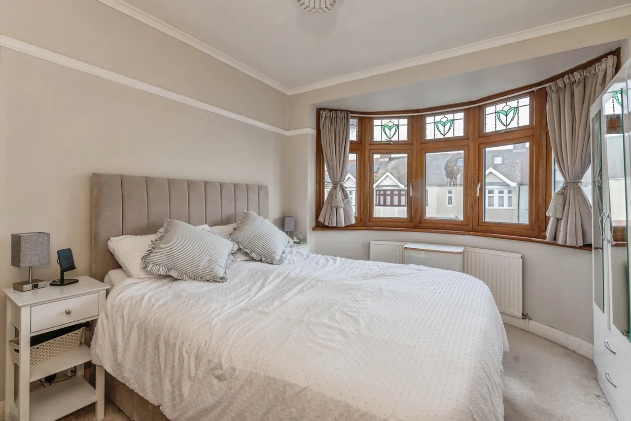 Dunmow Drive, Rainham, RM13, photo 5