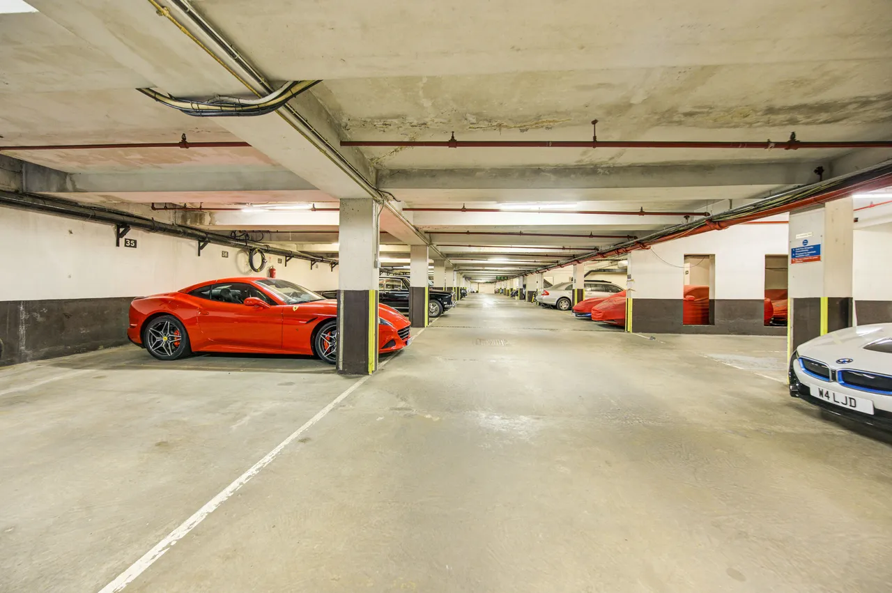 32 Parking Space, Montrose Court, photo 3
