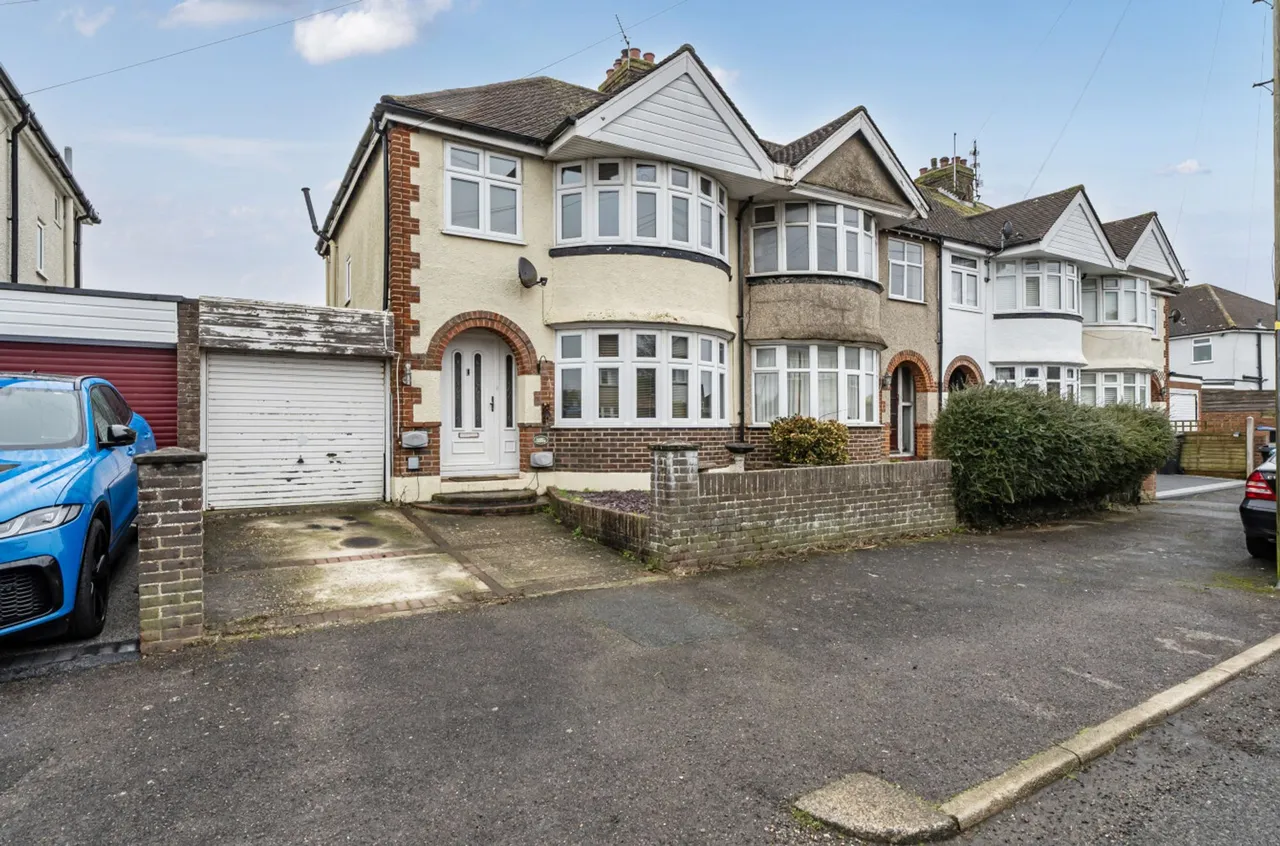 3 bed property for sale, Central Drive, Bersted, PO21