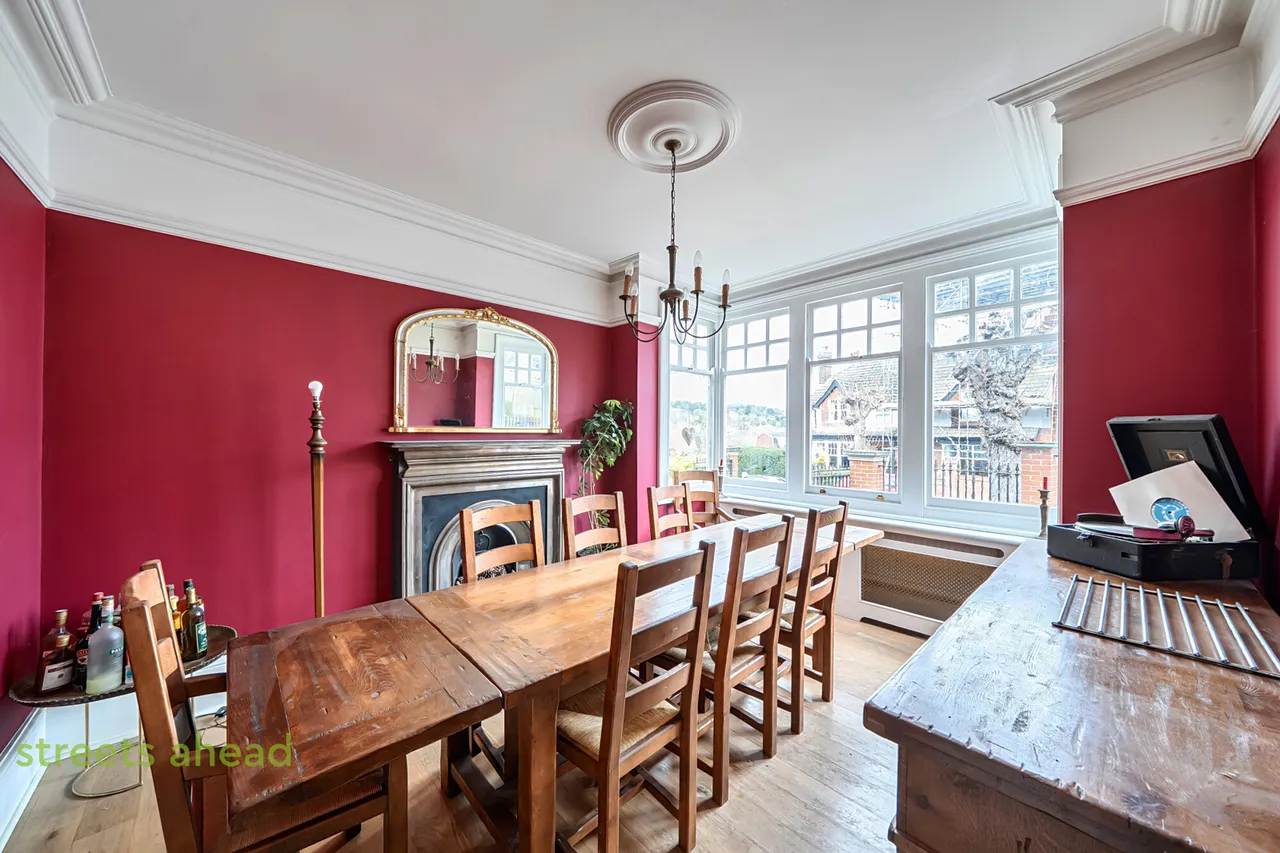 4 bed house for sale, Station Road, Whyteleafe, CR3