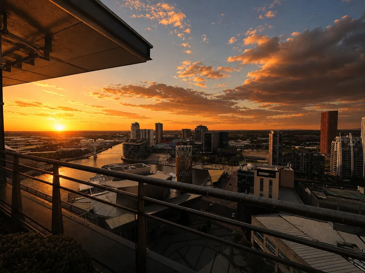 The Quays, Salford Quays, M50, photo 3
