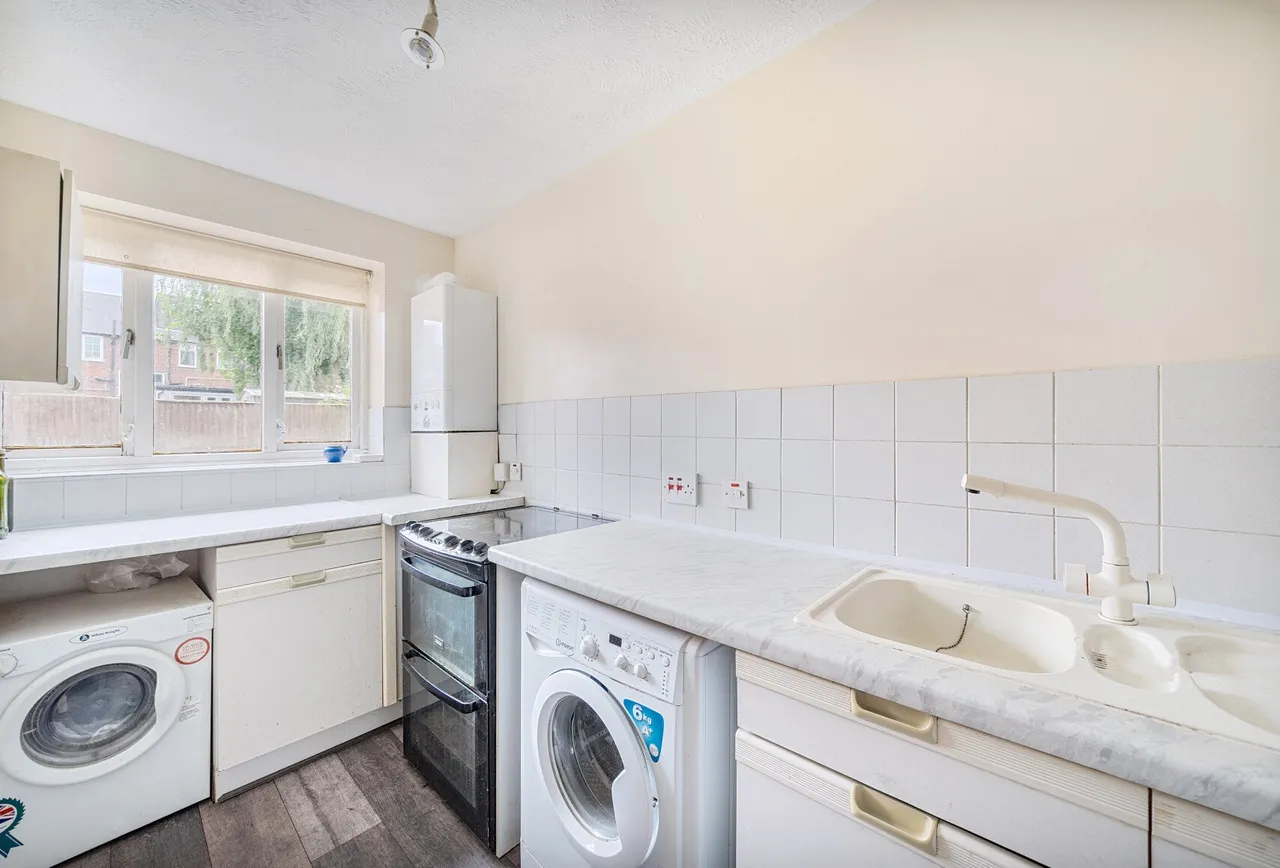 Birchwood Close, Morden, SM4 5LA, photo 8