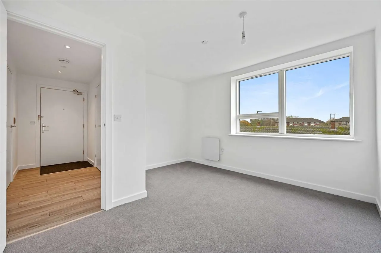 Epsom Road, Watford, WD18 8BF, photo 2