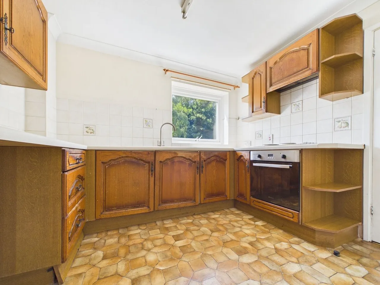 Tettenhall, Wolverhampton WV6 9AP, photo 3
