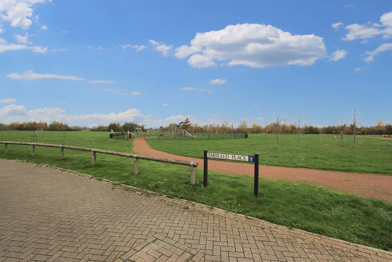Emerald Place, Bishops Cleeve, GL52, photo 14