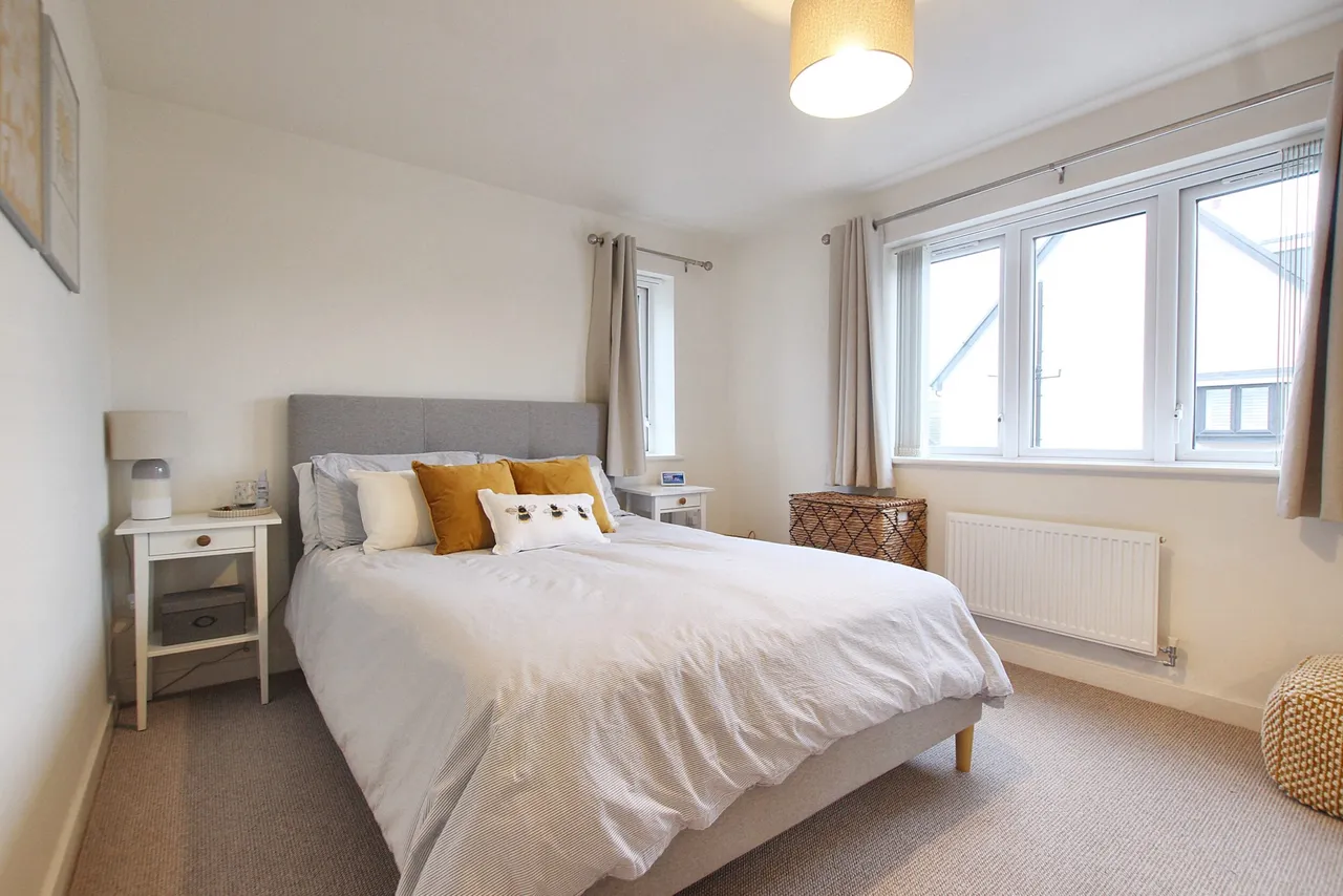 Emerald Place, Bishops Cleeve, GL52, photo 3