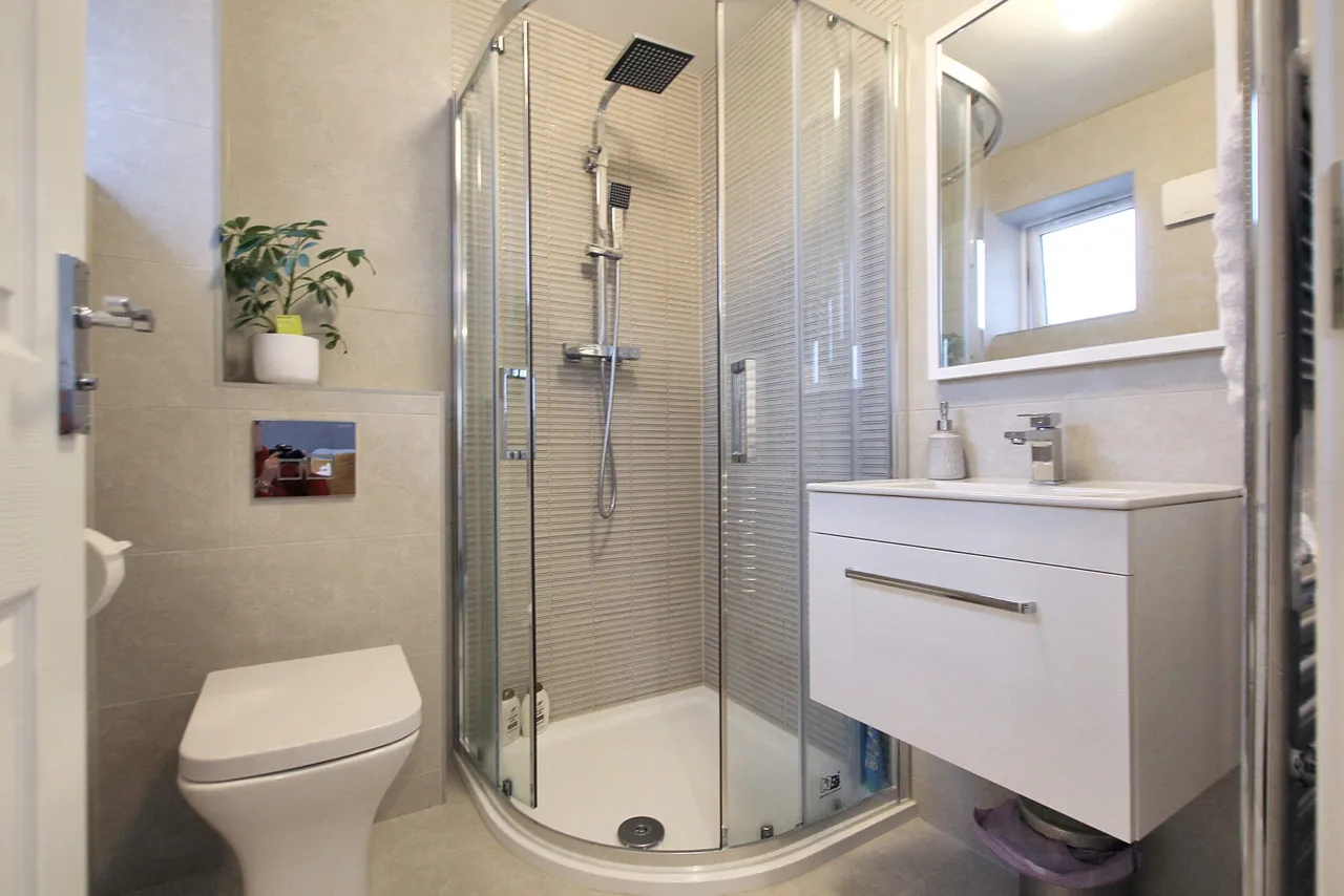 Emerald Place, Bishops Cleeve, GL52, photo 12