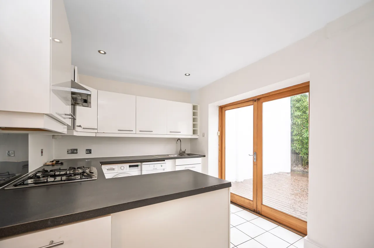 3 West Cottages, West End Lane, London, photo 5