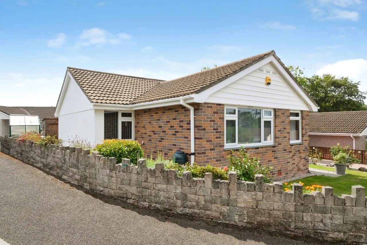 3 bed house for sale, Fourgates, Menheniot, PL14
