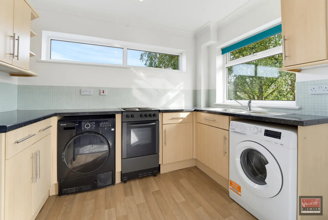 Lodge Way, Ashford, photo 4