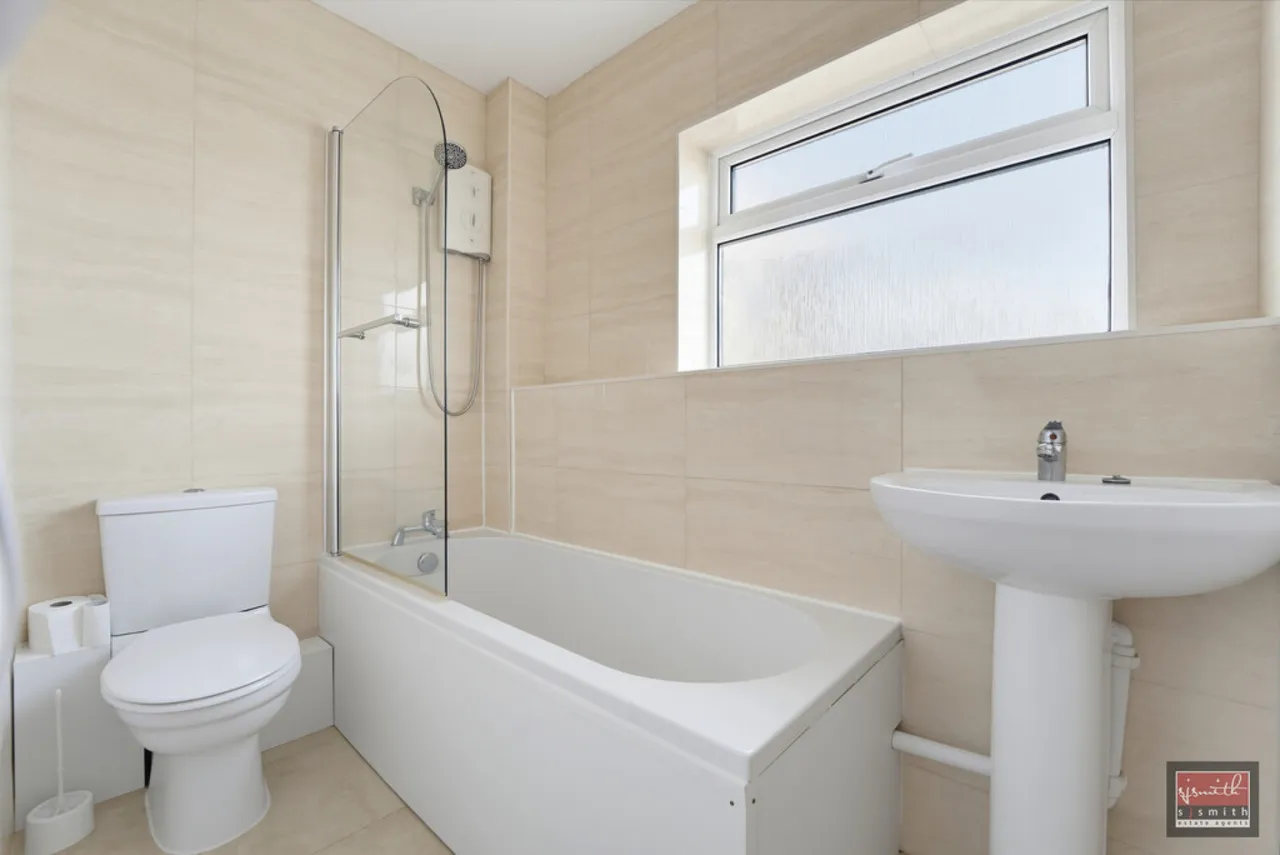 Lodge Way, Ashford, photo 9
