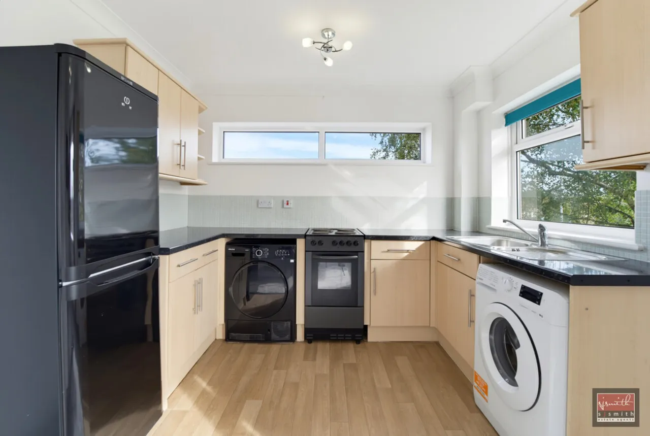 Lodge Way, Ashford, photo 5