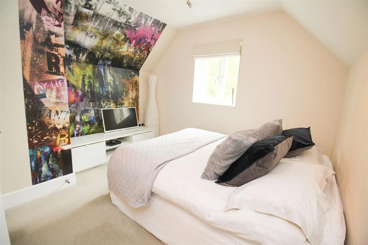 Mulberry Gardens, Old Harlow, CM17, photo 11