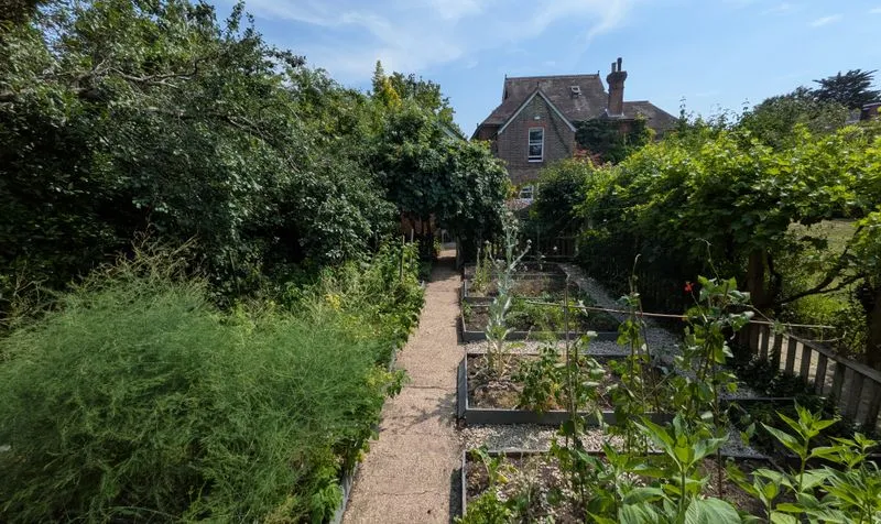 Highfields, Ashtead, KT21, photo 28