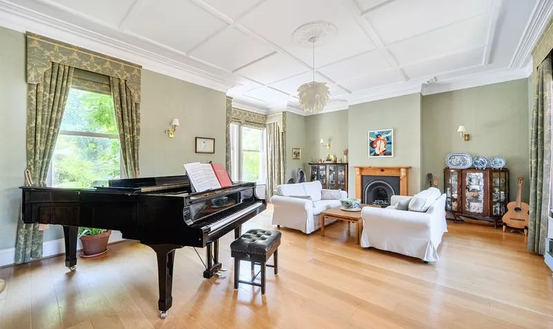 Highfields, Ashtead, KT21, photo 7