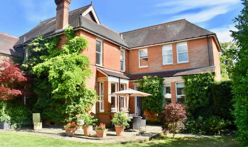 Highfields, Ashtead, KT21, photo 12