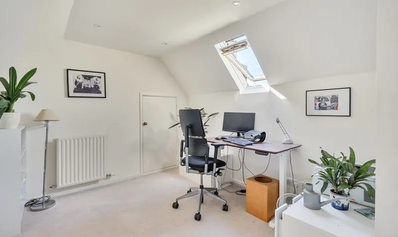 Highfields, Ashtead, KT21, photo 19